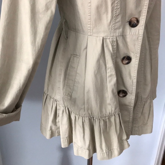 Ruffle Bottom Lightweight Spring Trench Coat - Picture 3 of 4